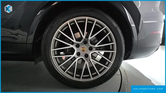 PORSCHE CAYENNE 3.0 COUPE PLATINUM EDITION