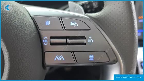 HYUNDAI STARIA 4WD LOUNGE 9-SEATER