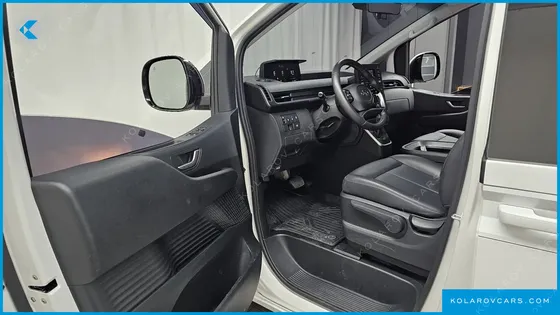 HYUNDAI STARIA CARGO 5-SEATER