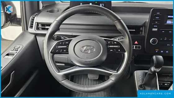 HYUNDAI STARIA CARGO 5-SEATER