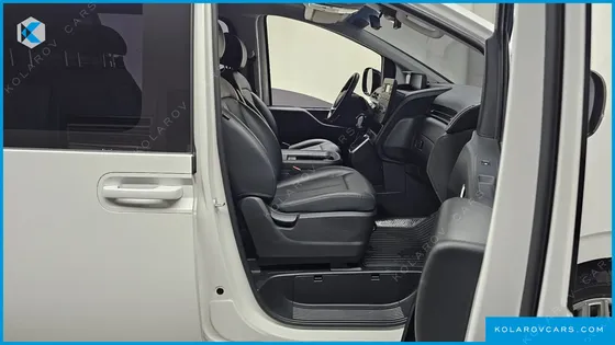 HYUNDAI STARIA CARGO 5-SEATER