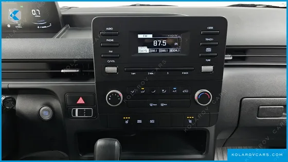 HYUNDAI STARIA CARGO 5-SEATER
