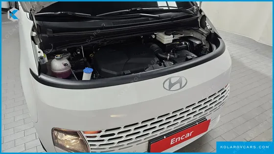 HYUNDAI STARIA 4WD TOURER 11-SEATER