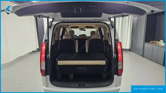 HYUNDAI STARIA 4WD TOURER 11-SEATER