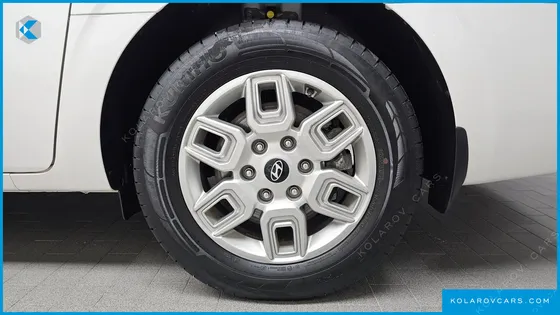 HYUNDAI STARIA 4WD TOURER 11-SEATER