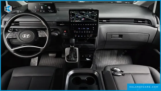 HYUNDAI STARIA L3.5 CARGO 5-SEATER