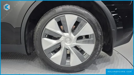 TESLA MODEL Y LONG RANGE AWD