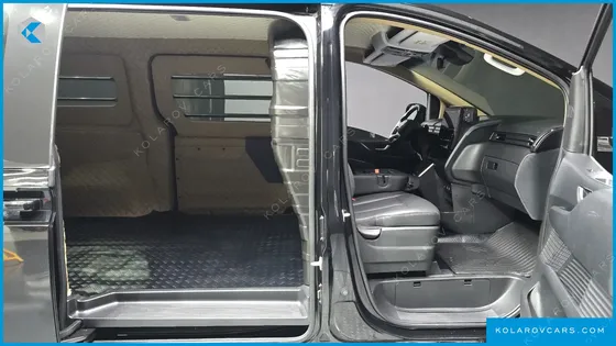 HYUNDAI STARIA CARGO 3-SEATER