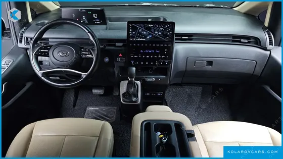 HYUNDAI STARIA TOURER 9-SEATER