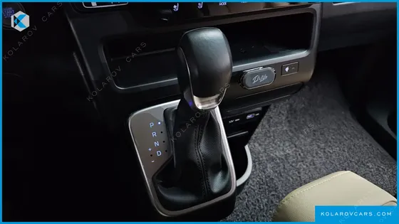 HYUNDAI STARIA TOURER 9-SEATER