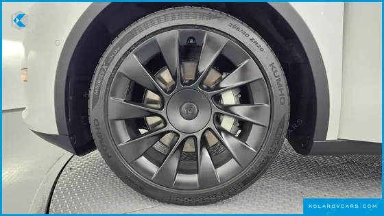 TESLA MODEL Y LONG RANGE AWD