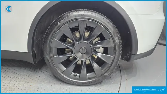TESLA MODEL Y LONG RANGE AWD