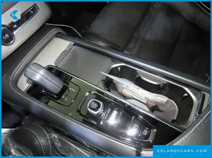 VOLVO XC90 T8 R-DESIGN HYBRID