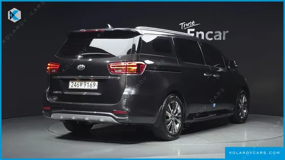 KIA CARNIVAL 9-SEATER NOBLESSE SPECIAL