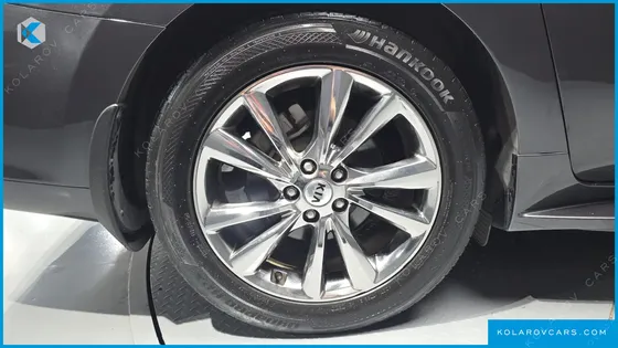 KIA CARNIVAL 9-SEATER NOBLESSE SPECIAL