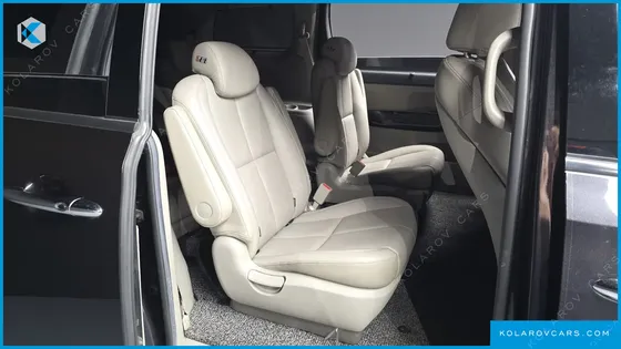 KIA CARNIVAL 9-SEATER NOBLESSE SPECIAL