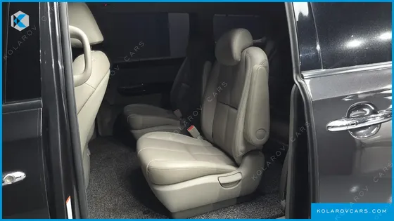KIA CARNIVAL 9-SEATER NOBLESSE SPECIAL