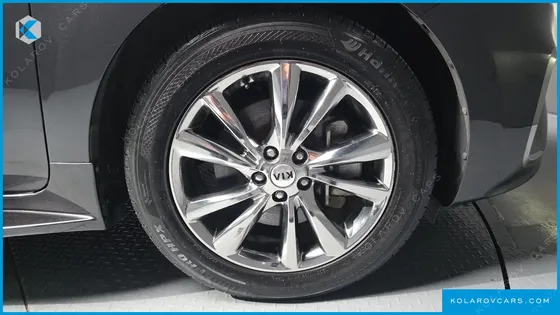 KIA CARNIVAL 9-SEATER NOBLESSE SPECIAL
