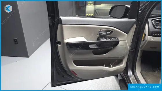 KIA CARNIVAL 9-SEATER NOBLESSE SPECIAL