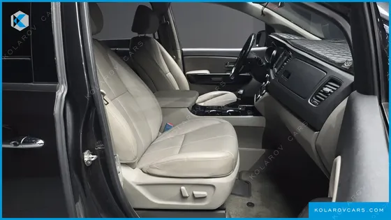 KIA CARNIVAL 9-SEATER NOBLESSE SPECIAL