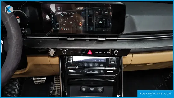KIA CARNIVAL 9-SEATER SIGNATURE
