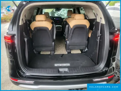 KIA CARNIVAL 9-SEATER PRESTIGE