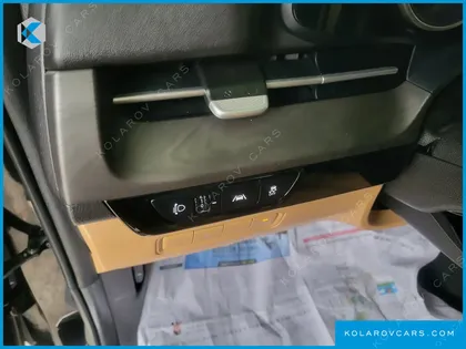 KIA CARNIVAL 9-SEATER PRESTIGE