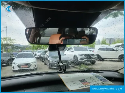 KIA CARNIVAL 9-SEATER PRESTIGE
