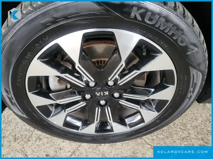 KIA CARNIVAL 9-SEATER PRESTIGE