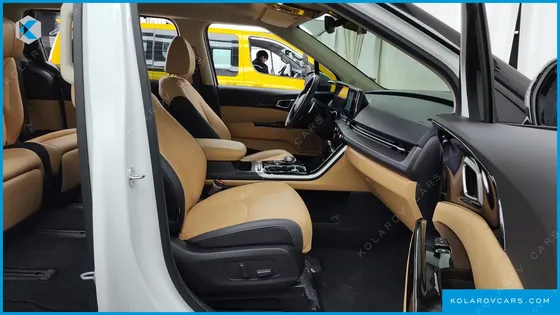 KIA CARNIVAL GASOLINE 7-SEATER SIGNATURE