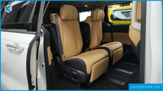 KIA CARNIVAL GASOLINE 7-SEATER SIGNATURE
