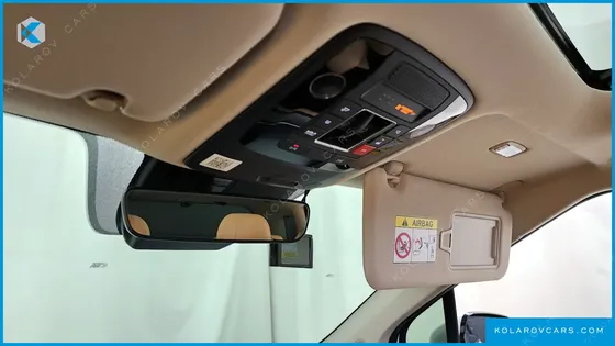 KIA CARNIVAL GASOLINE 7-SEATER SIGNATURE