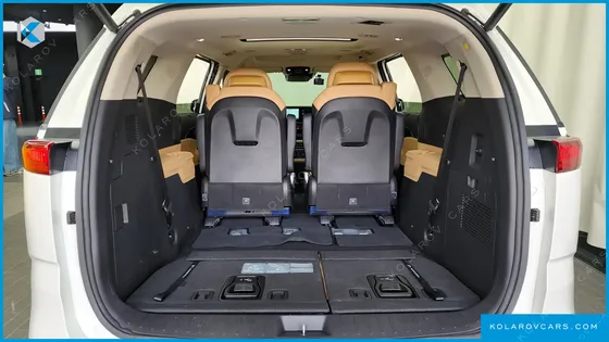 KIA CARNIVAL GASOLINE 7-SEATER SIGNATURE