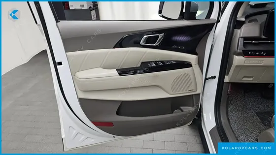 KIA CARNIVAL 9-SEATER SIGNATURE