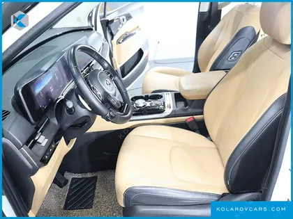 KIA CARNIVAL 9-SEATER NOBLESSE