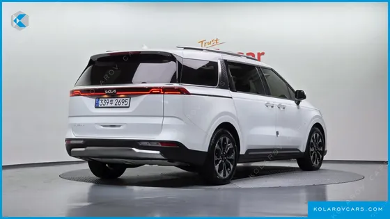 KIA CARNIVAL GASOLINE 7-SEATER OUTDOOR