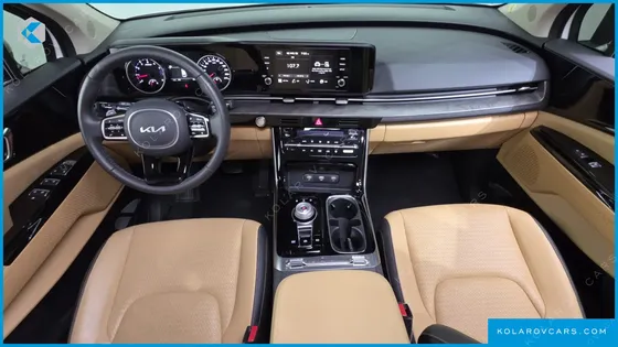 KIA CARNIVAL GASOLINE 7-SEATER OUTDOOR