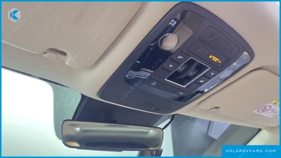 KIA CARNIVAL GASOLINE 7-SEATER OUTDOOR