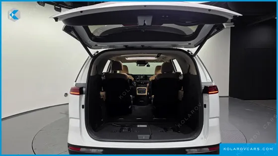 KIA CARNIVAL GASOLINE 7-SEATER OUTDOOR