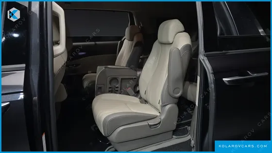 KIA CARNIVAL 11-SEATER SIGNATURE