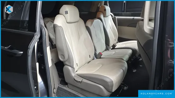KIA CARNIVAL 11-SEATER SIGNATURE