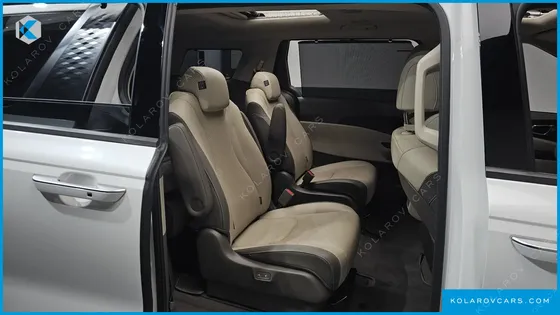 KIA CARNIVAL 9-SEATER NOBLESSE