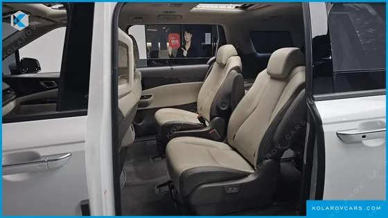 KIA CARNIVAL 9-SEATER NOBLESSE