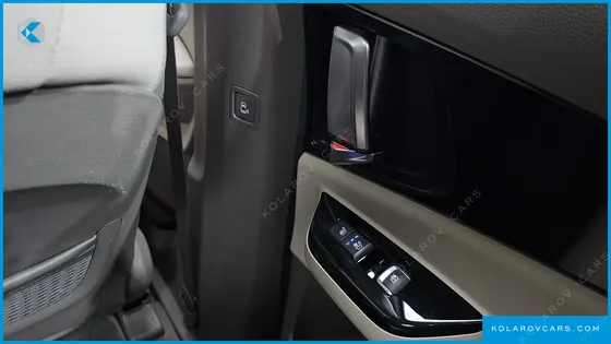 KIA CARNIVAL 9-SEATER NOBLESSE
