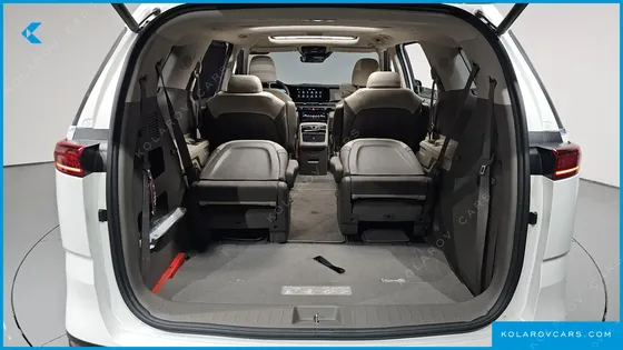 KIA CARNIVAL 9-SEATER NOBLESSE