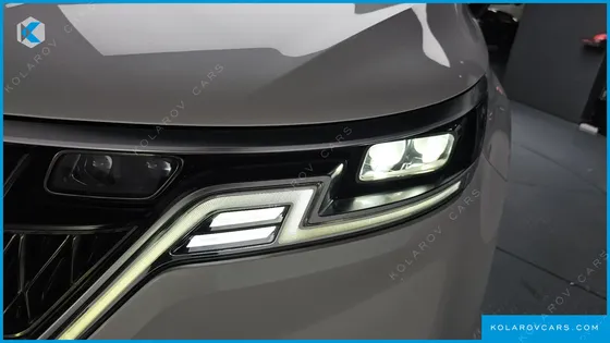 KIA CARNIVAL 9-SEATER NOBLESSE