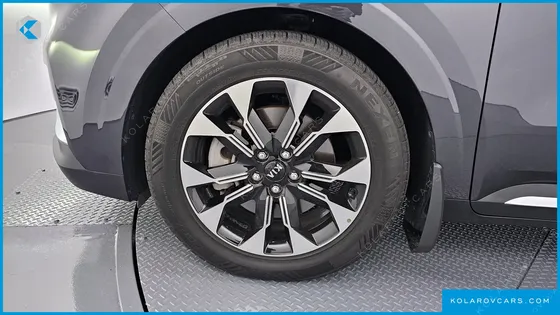 KIA CARNIVAL 7-SEATER SIGNATURE
