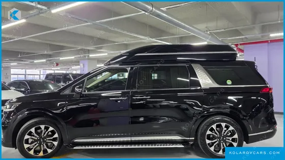KIA CARNIVAL GASOLINE 7-SEATER HI-LIMOUSINE