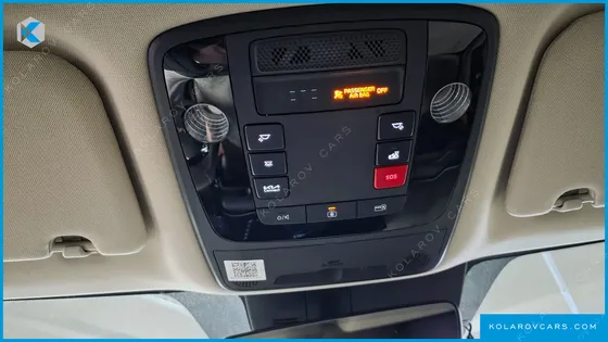 KIA CARNIVAL GASOLINE 7-SEATER HI-LIMOUSINE