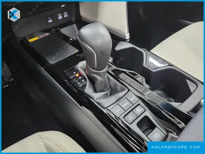 TOYOTA CAMRY 2.5 XLE HYBRID